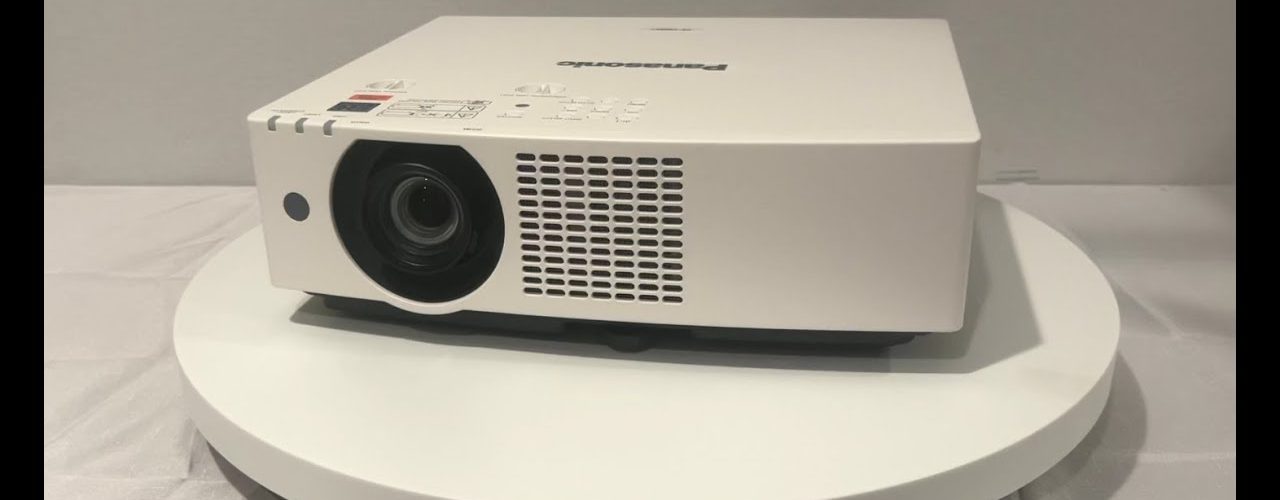 Panasonic PT VMZ51S Projector