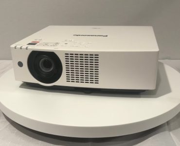 Panasonic PT VMZ51S Projector