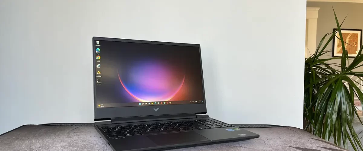 HP Victus 15-FB1013