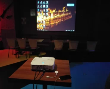 InFocus IN1024 LCD Projector